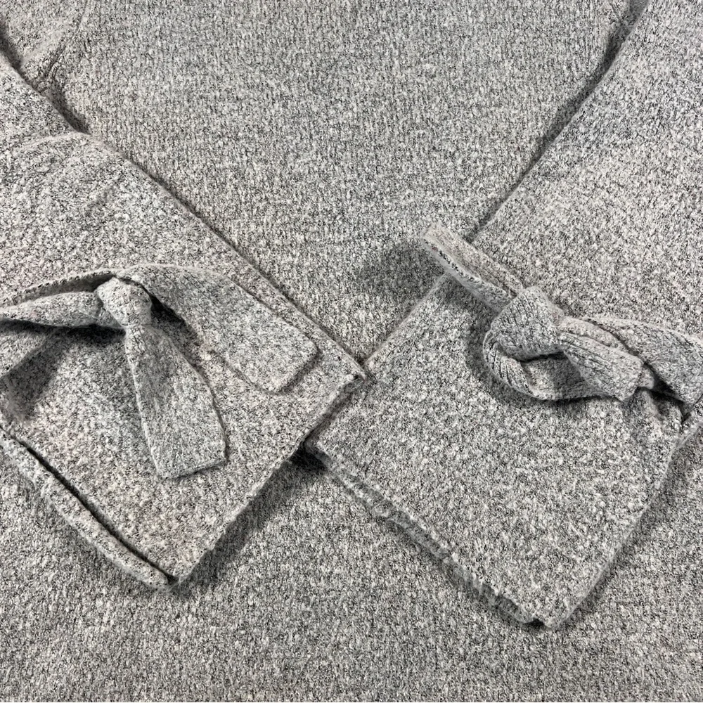 J.O.A. Gray Marled Knit Bell Tie Sleeve Mock Neck Oversized Hi Low Sweater large - Picture 6 of 13